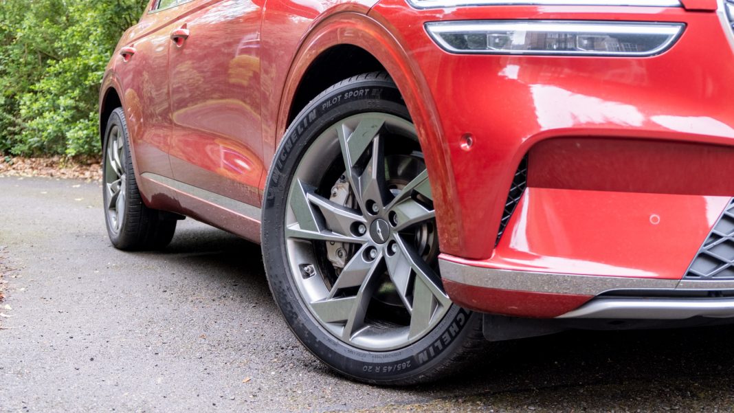 Genesis Electrified GV70 tyres