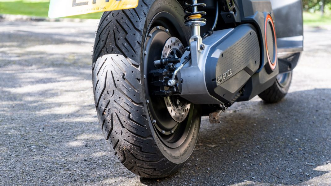 Seat Mo 125 rear wheel