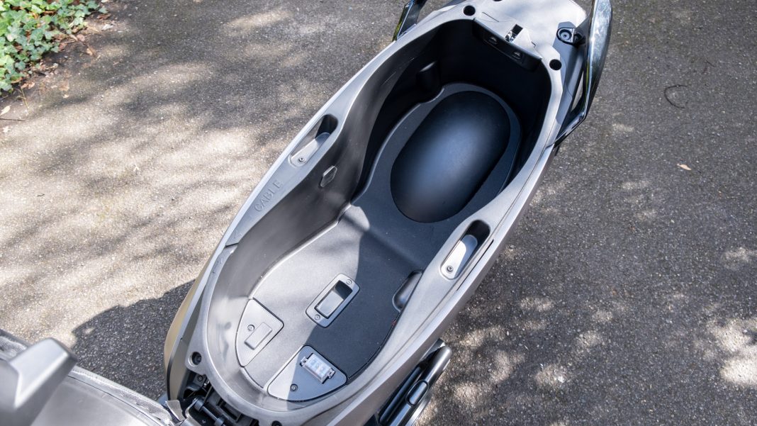 Seat Mo 125 storage space