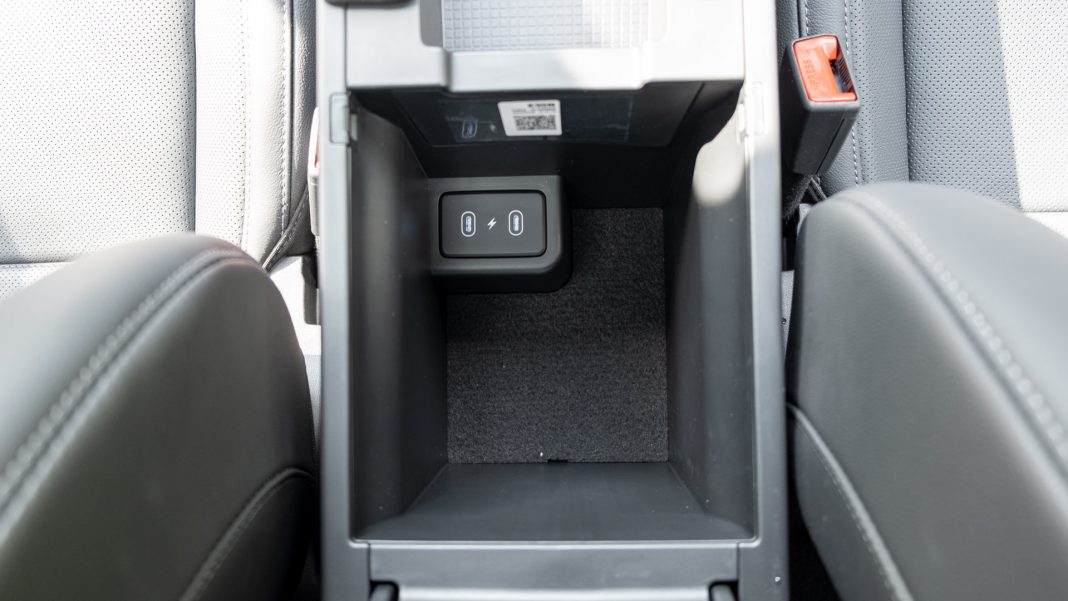 Hyundai Ioniq 6 armrest storage