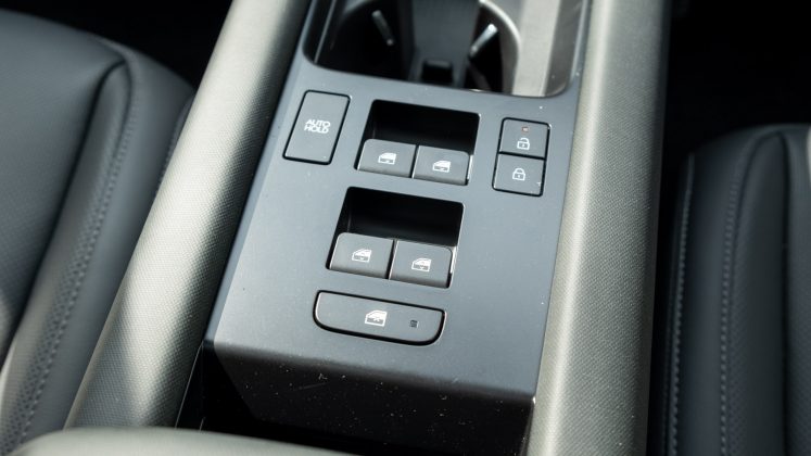 Hyundai Ioniq 6 buttons