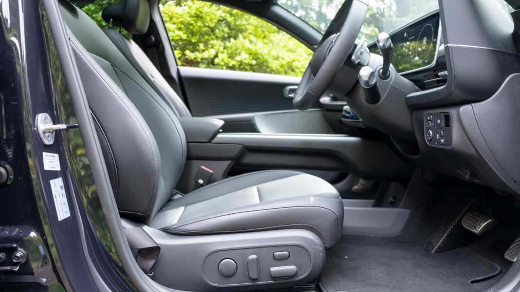 Hyundai Ioniq 6 front seats