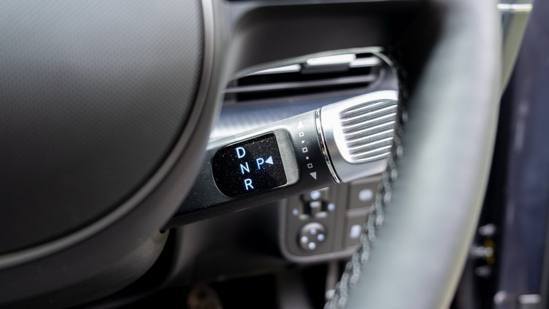 Hyundai Ioniq 6 gear selector