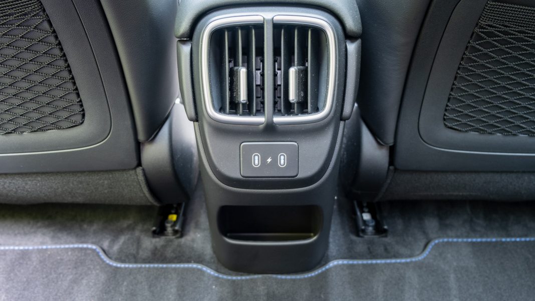 Hyundai Ioniq 6 rear USB