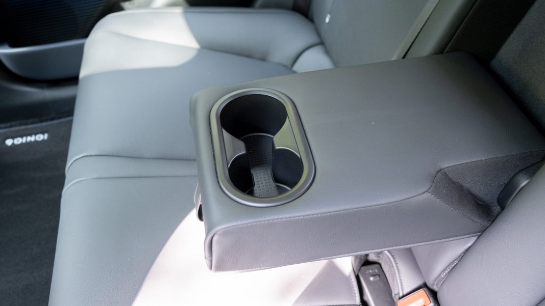 Hyundai Ioniq 6 rear cupholders