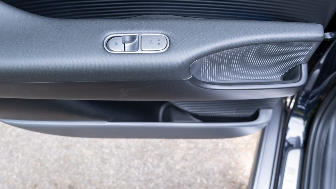 Hyundai Ioniq 6 rear door storage