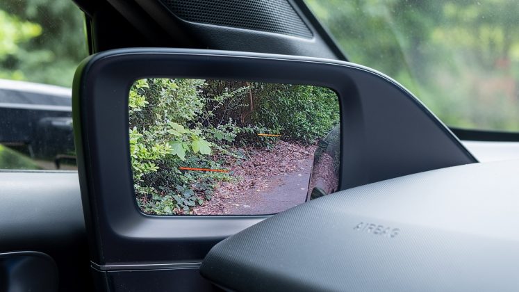 Hyundai Ioniq 6 side mirror safety