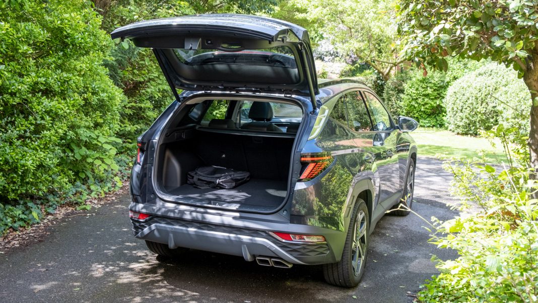 Hyundai Tucson boot space