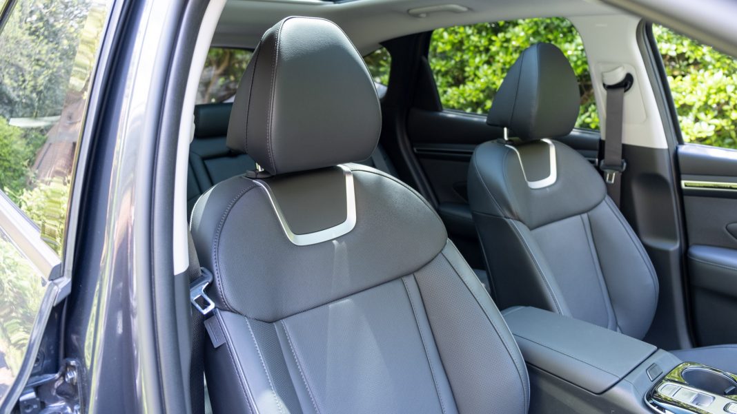 Hyundai Tucson front seats