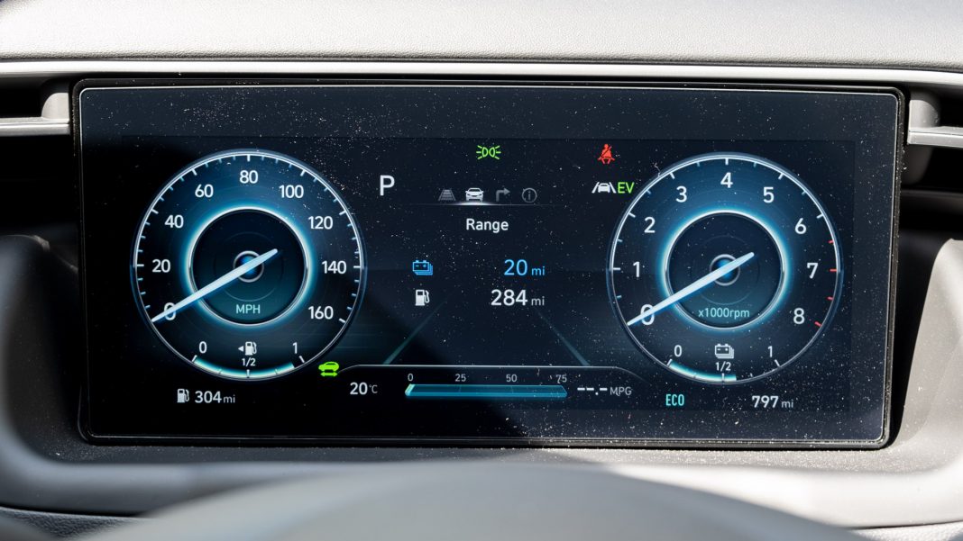 Hyundai Tucson instrument cluster