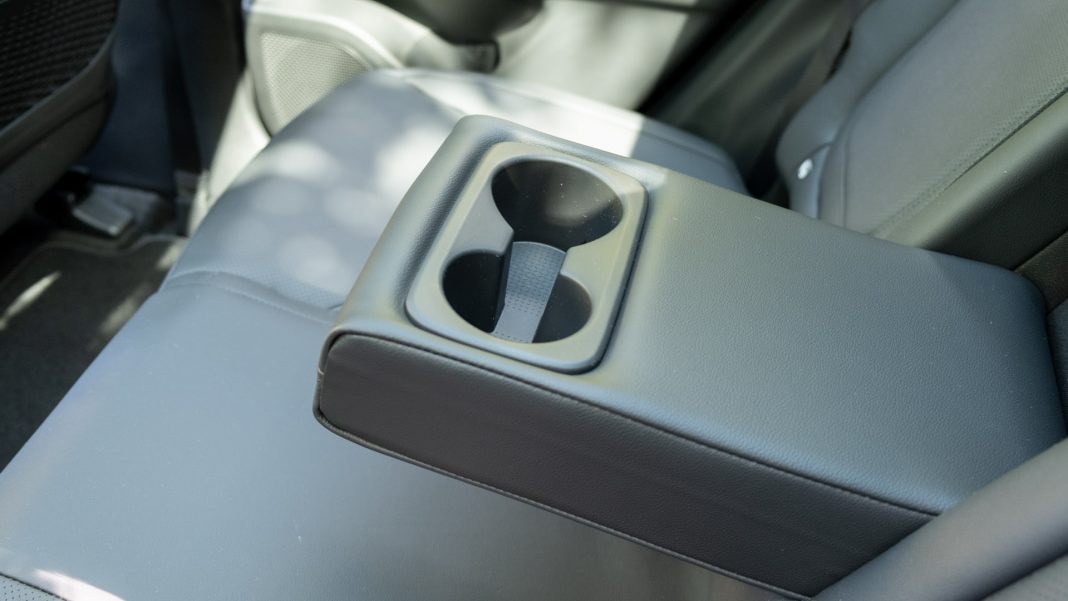 Hyundai Tucson rear cupholders