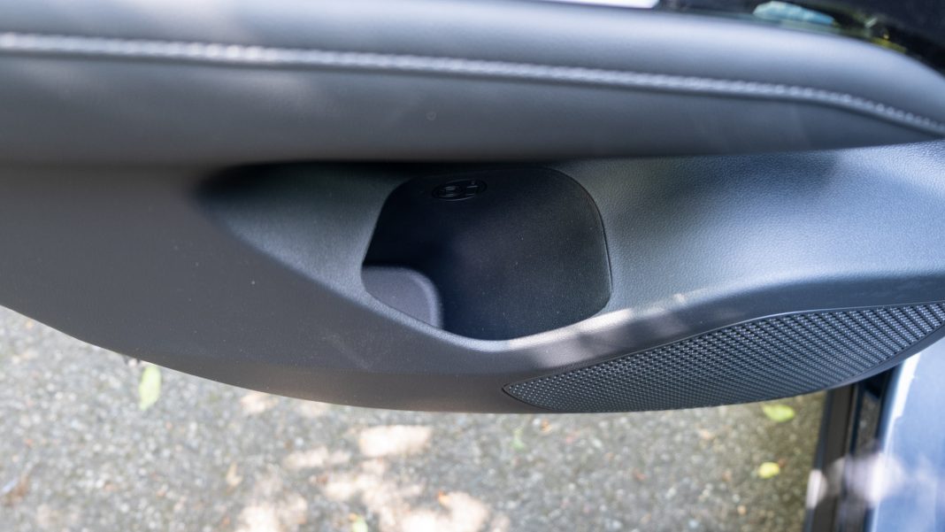 Hyundai Tucson rear door compartment