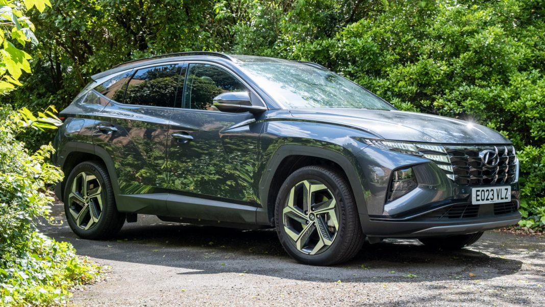 Hyundai Tucson side design