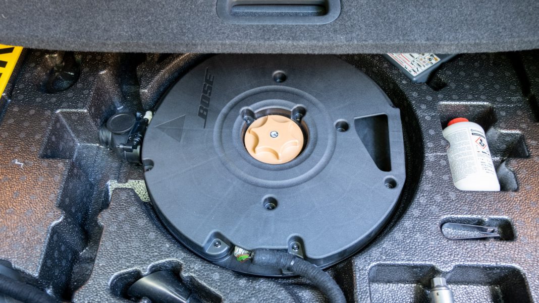 Nissan Qashqai Bose subwoofer