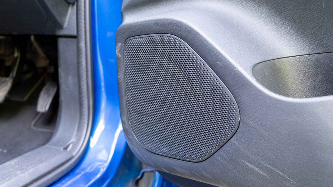 Nissan Qashqai front speaker
