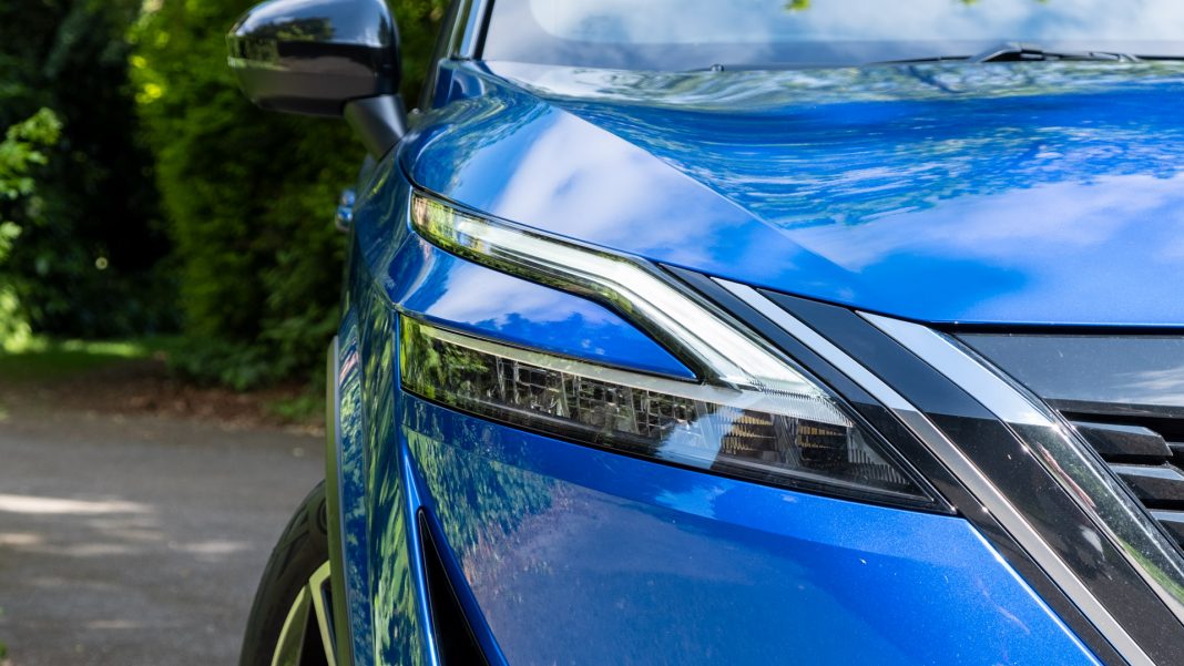 Nissan Qashqai headlights
