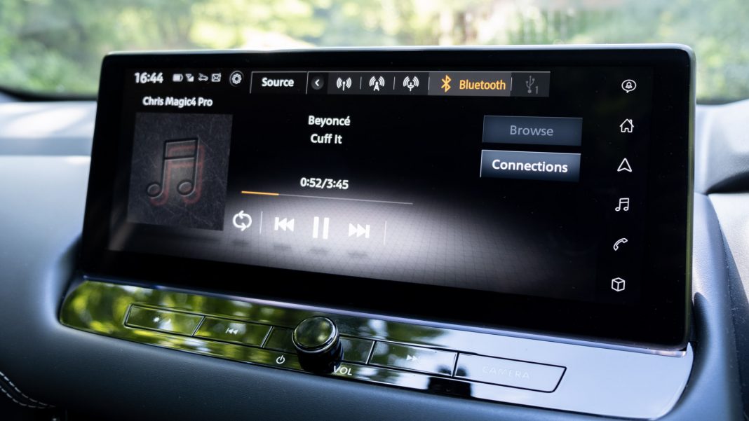 Nissan Qashqai media player