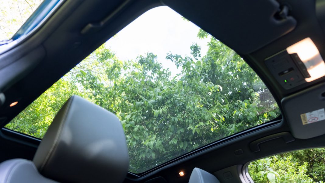 Nissan Qashqai sunroof design