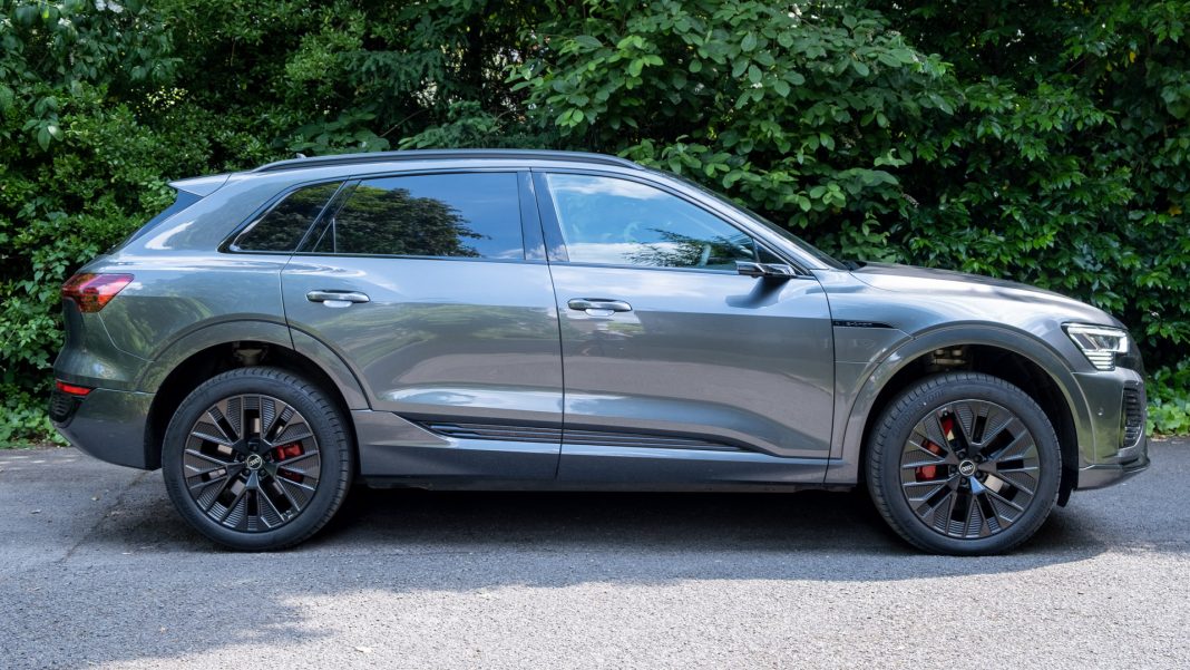 Audi Q8 e-tron all-road suspension