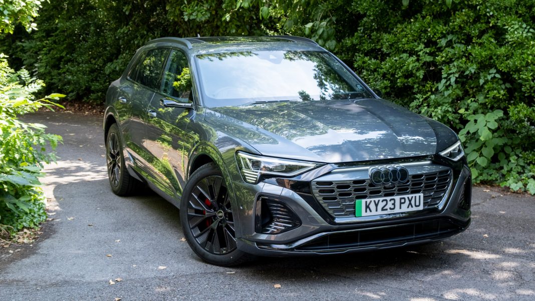 Audi Q8 e-tron bonnet