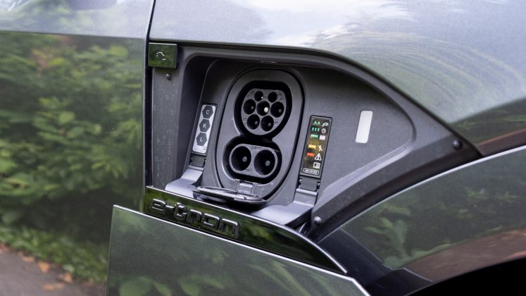 Audi Q8 e-tron charging