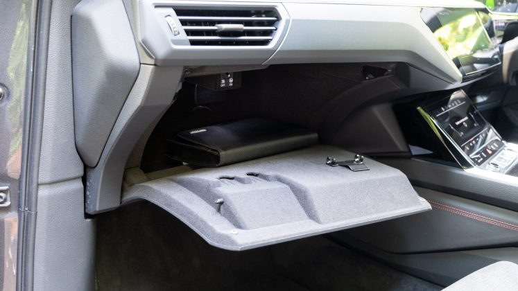 Audi Q8 e-tron glovebox