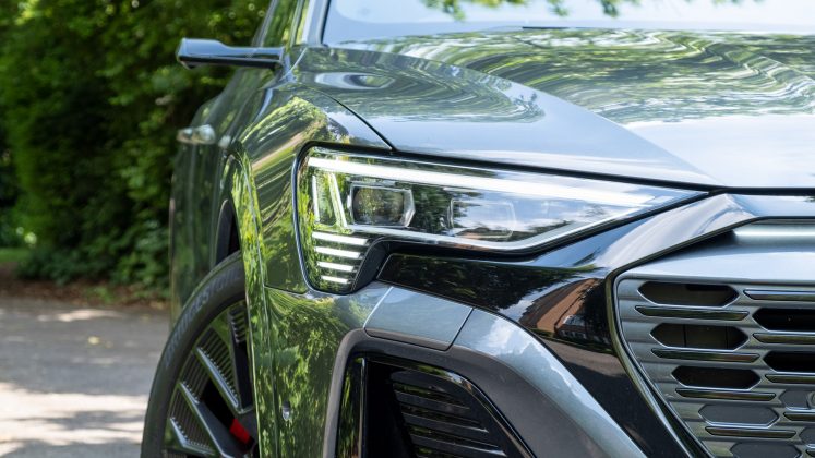 Audi Q8 e-tron headlights