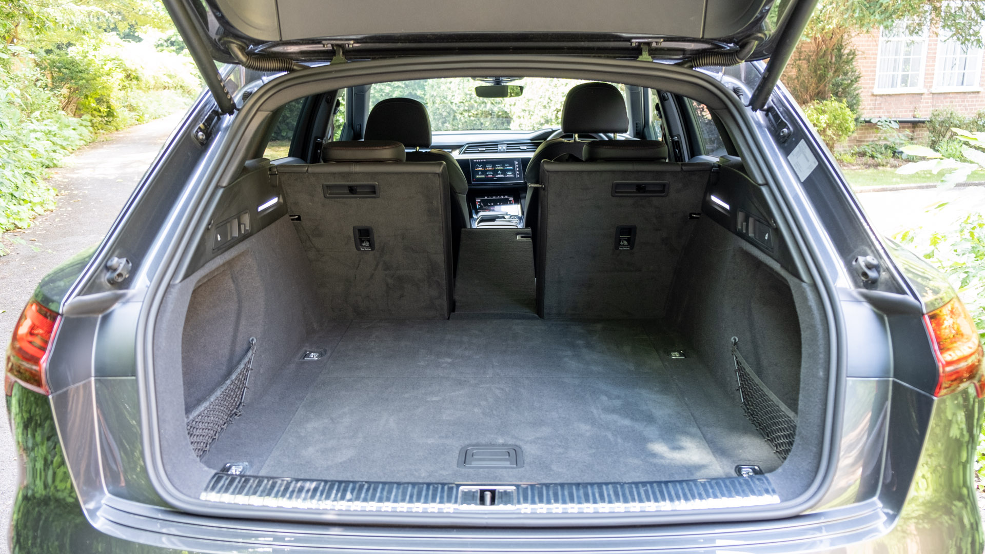 Audi Q8 e-tron one seat down