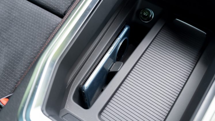Audi Q8 e-tron phone charging