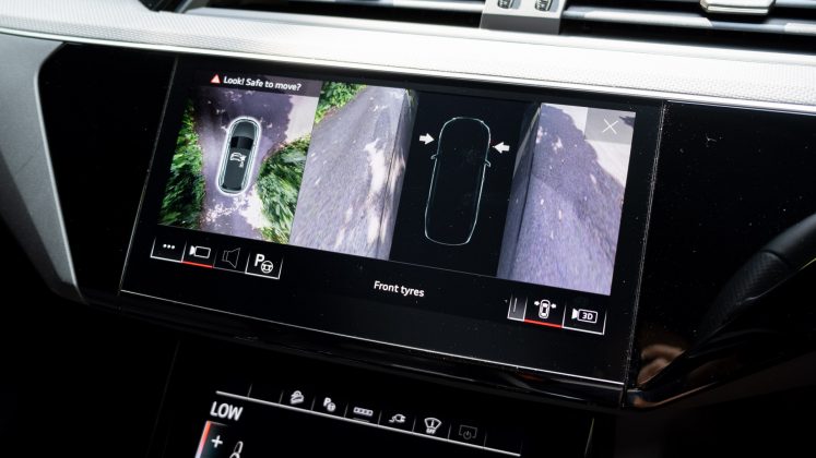 Audi Q8 e-tron side camera