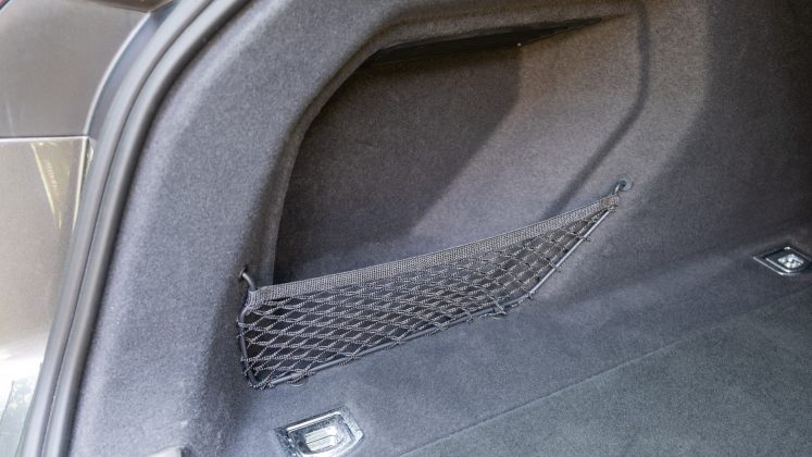Audi Q8 e-tron side space