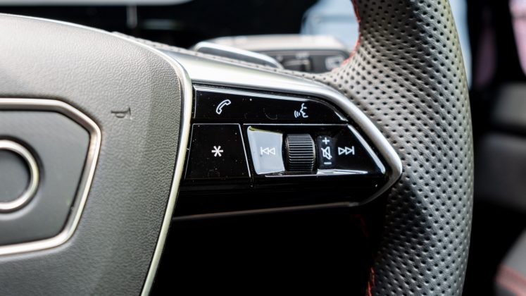 Audi Q8 e-tron steering buttons