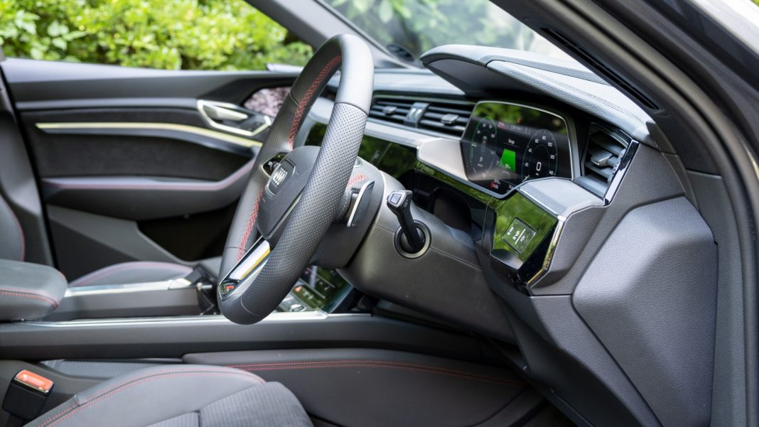 Audi Q8 e-tron steering column