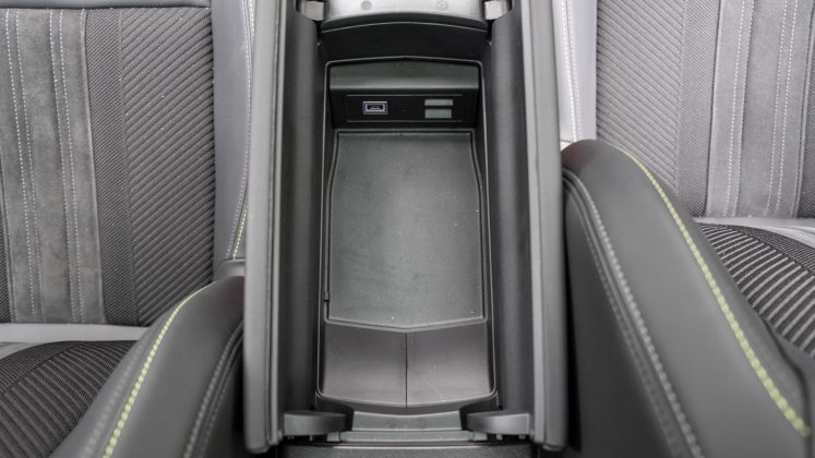 Peugeot 408 armrest storage