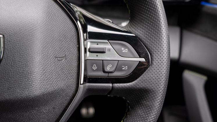 Peugeot 408 buttons