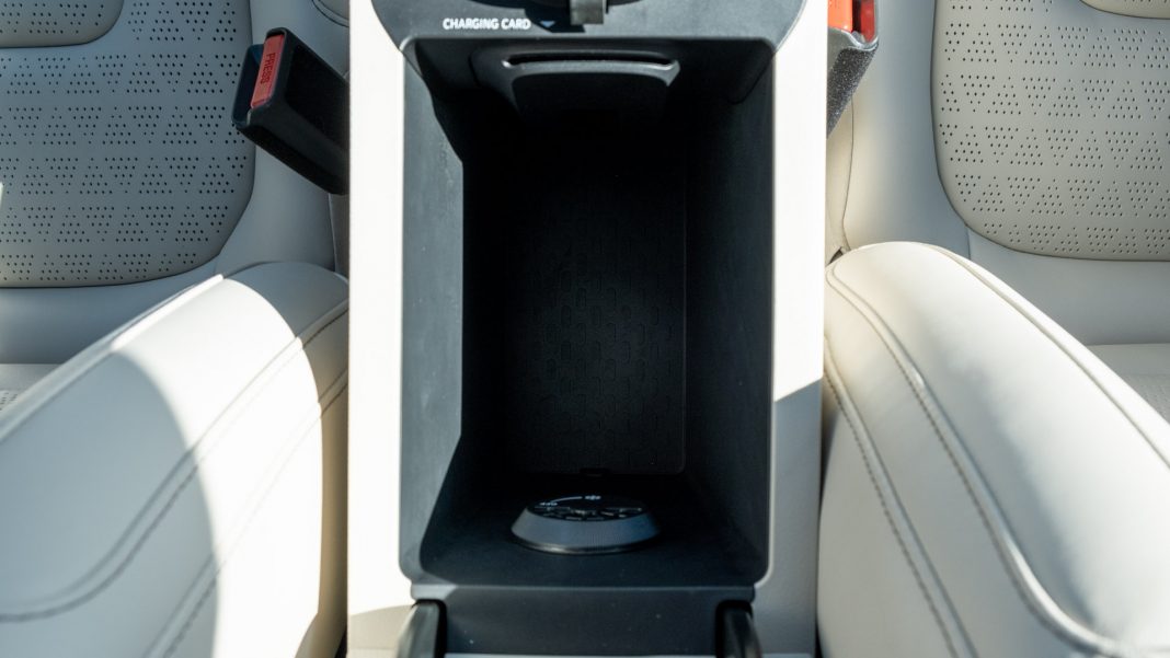 Smart #1 armrest storage