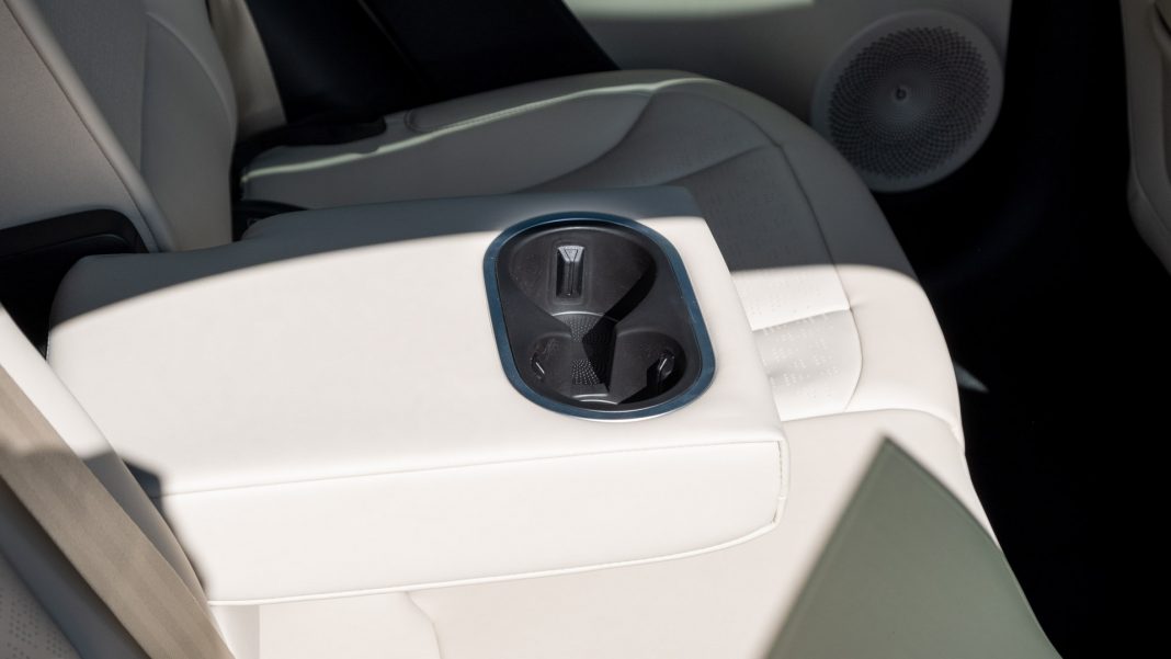 Smart #1 rear cupholders