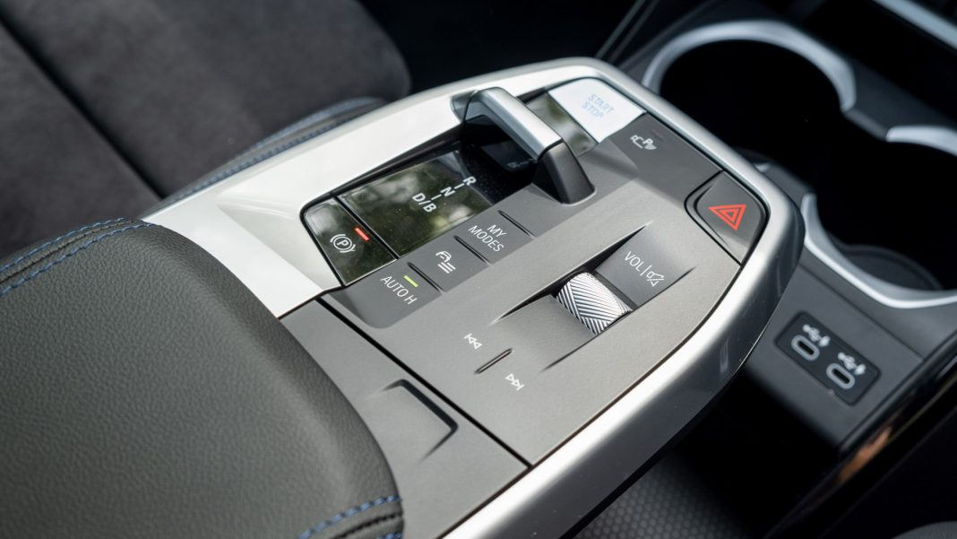 BMW iX1 centre console