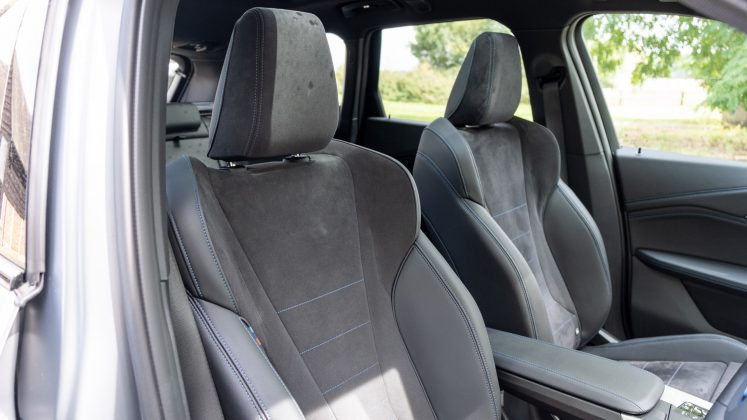 BMW iX1 front seat comfort