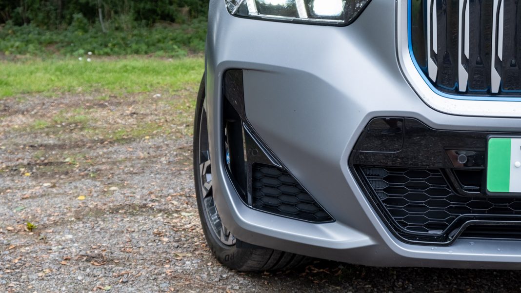 BMW iX1 front vent