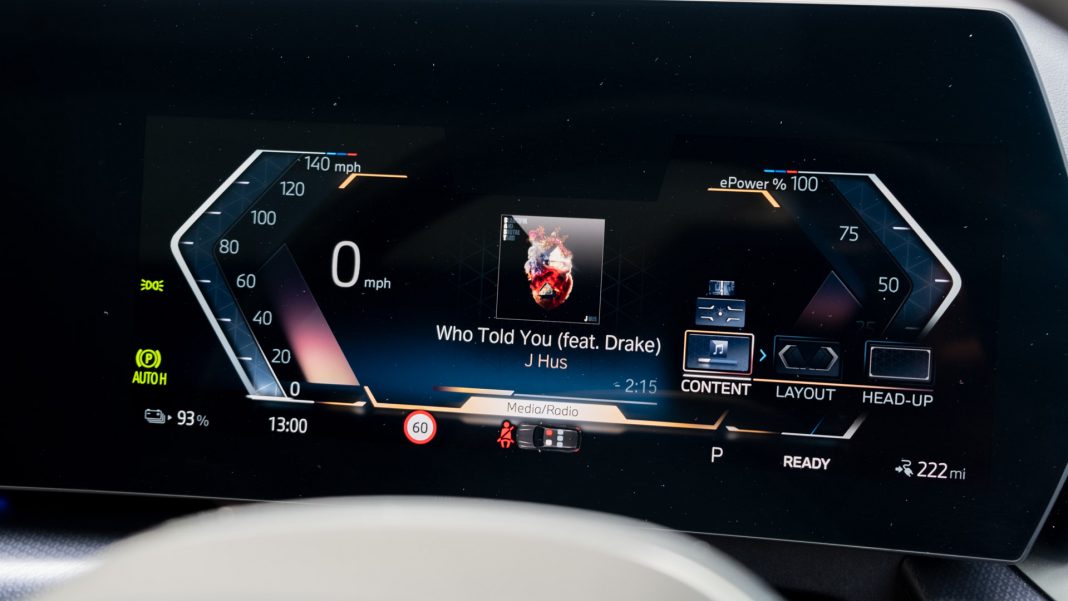 BMW iX1 instrument cluster media