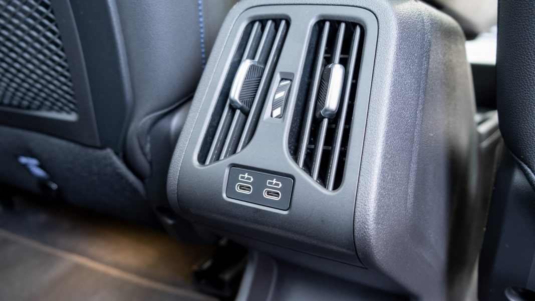 BMW iX1 rear USB
