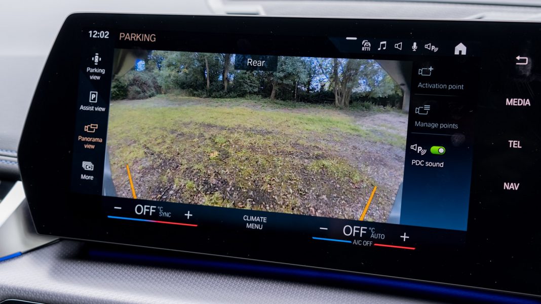 BMW iX1 reversing camera