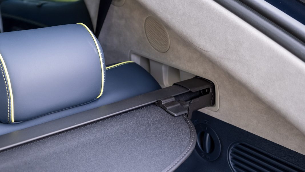 Genesis GV60 boot load cover design