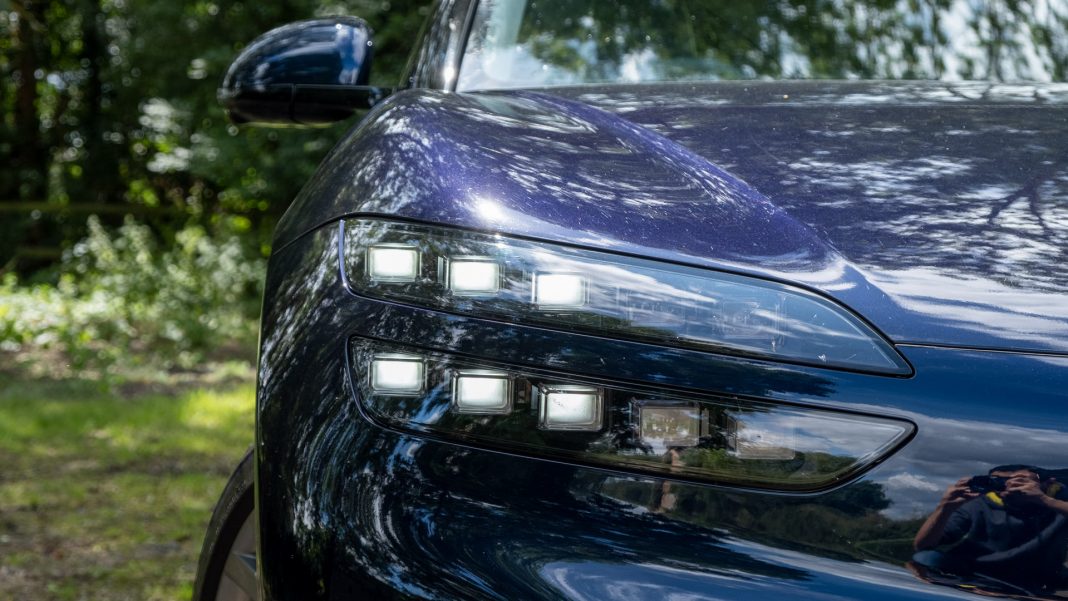 Genesis GV60 headlights