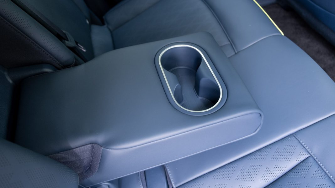 Genesis GV60 rear cupholders