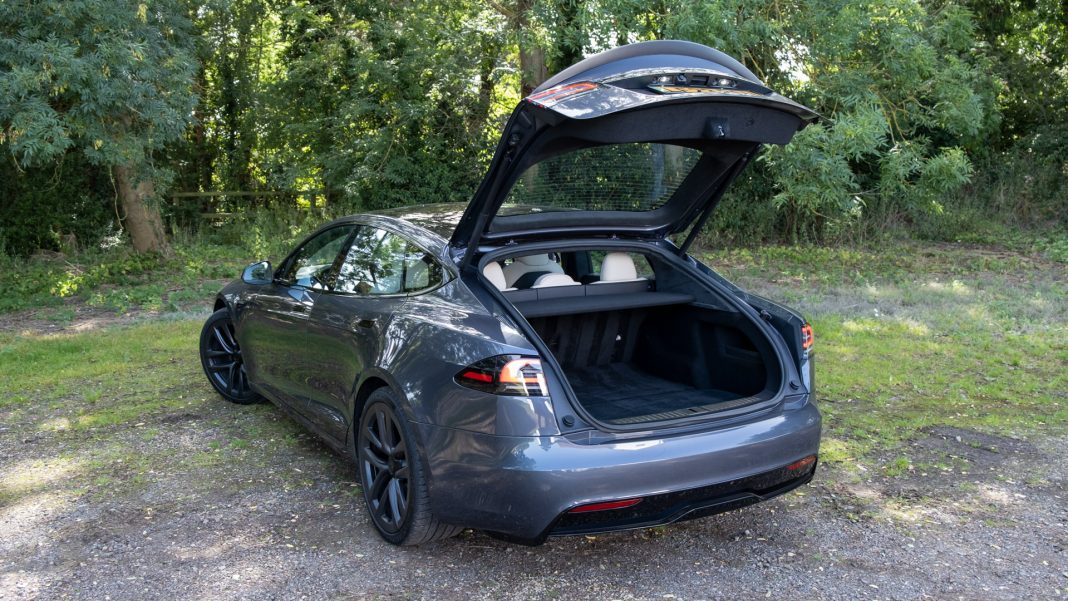 Tesla Model S Plaid boot