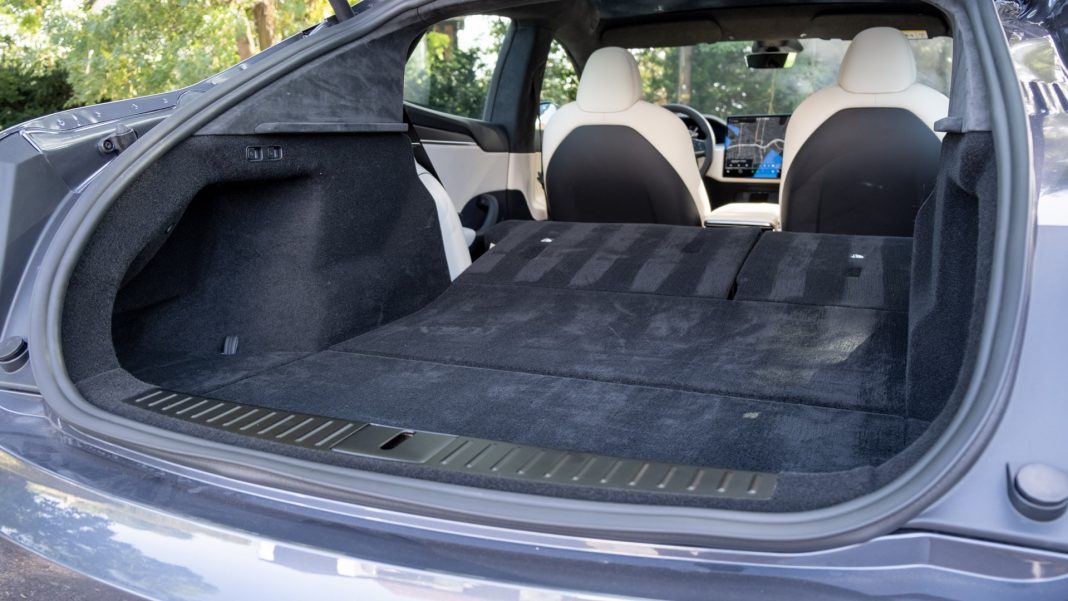Tesla Model S Plaid boot capacity