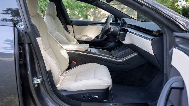 Tesla Model S Plaid comfort