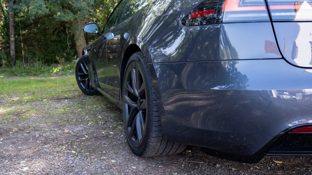 Tesla Model S Plaid handling